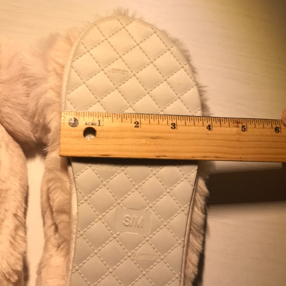 Anthropologie House Bunny Furry Slippers (NWOT) - Picture 7 of 7